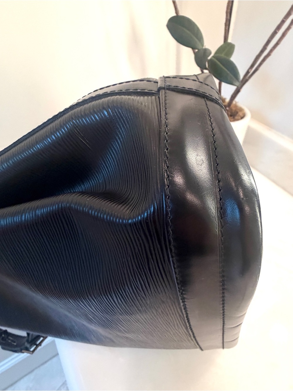 Louis Vuitton Epi Noe Black Bucket Bag, Shoulder Bag - Picture 9 of 15